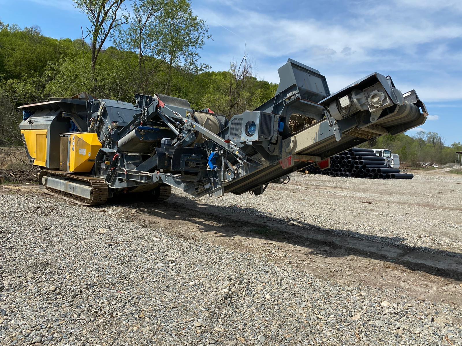 Excavator JCB pe agregat